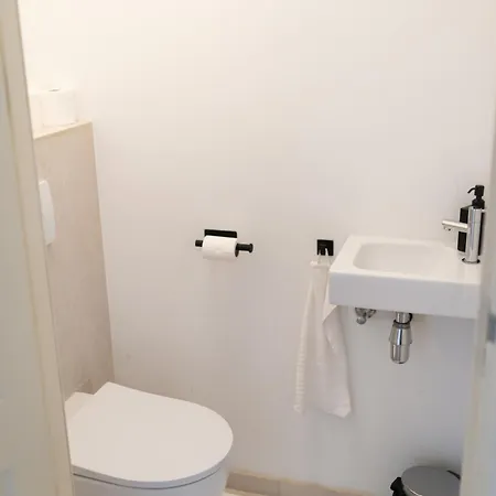 Canal View 3* אמסטרדם